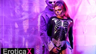 Sexy Zombie Romantic Halloween Surprise – Destiny Cruz – Eroticax