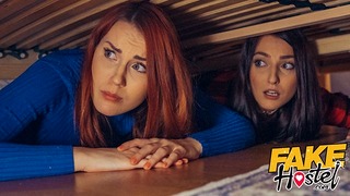가짜 호텔 침대 아래에 붙어 2 Halloween 포르노 개인