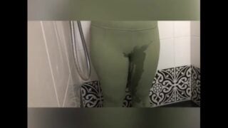 Gym Bunny Pisses Pants