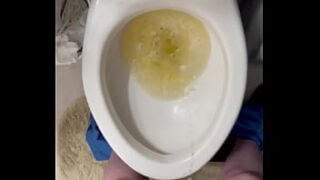 Huge Piss 2