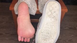 Kelly_Feet Sexy Teen Student Girl Show Dirty Shoes And Stinky Foot Slave