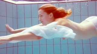 Gorgeous Melissa Plays Underwater Young